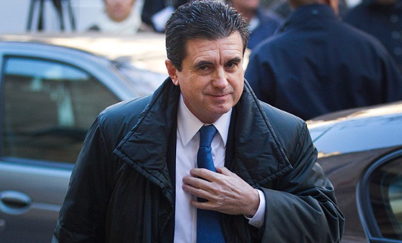 jaume-matas-mano-efe.jpg