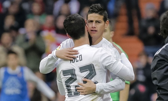 James-Abrazo-Isco-2016-EFE-Cambio.jpg