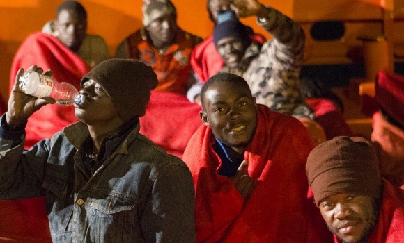 inmigrantes-patera-efe-580x350.jpg