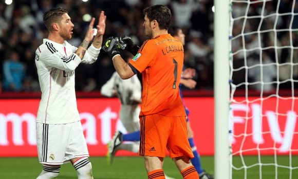 Casillas-Ramos-felicitacion-Mundial-clubes-2014-efe.jpg