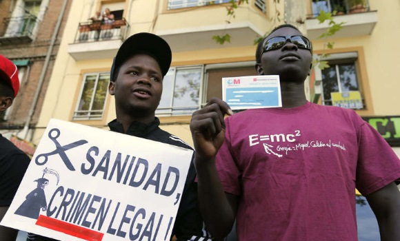 inmigrantes-tarjeta-sanitaria-efe.jpg