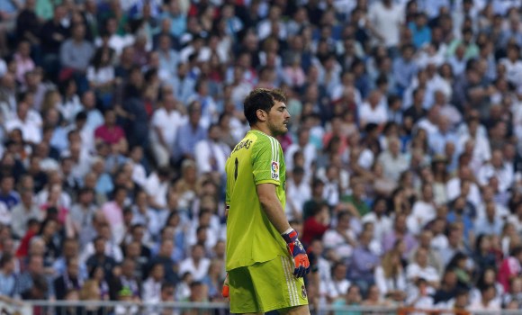 Casillas-serio-Valencia-2015-efe.jpg