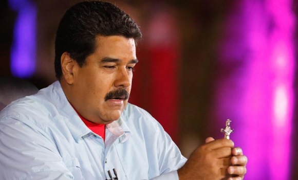 maduro-crucifijo-efe.jpg