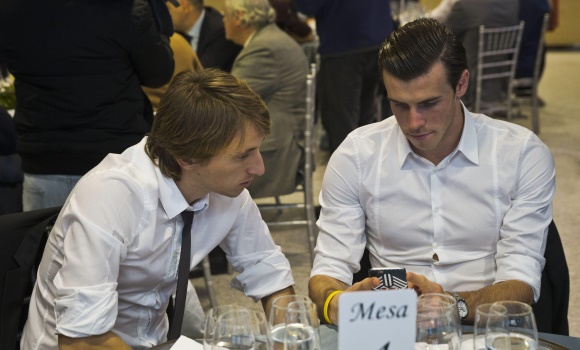 Modric-Bale-cena-Navidad-2014-efe.jpg