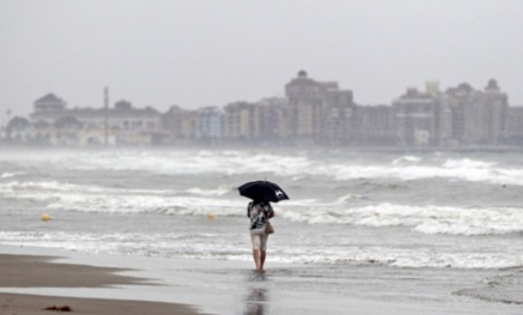 lluvia-playa-efe-580x350.jpg