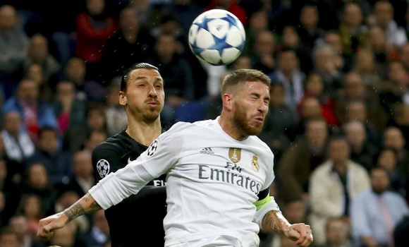 Ramos-despeja-Ibrahimovic-2015-efe.jpg