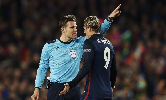 Torres-amarilla-CampNou-Champions-2016-efe.jpg