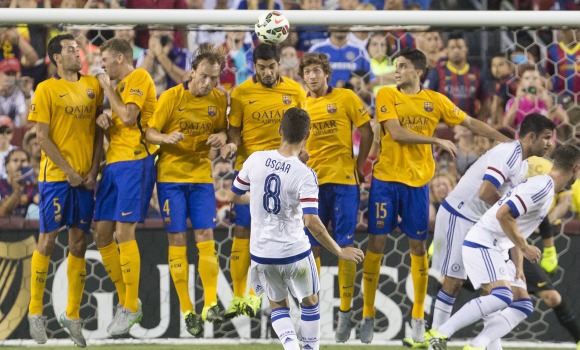 Hazard-falta-barcelona-pretemporada-2015-efe.jpg