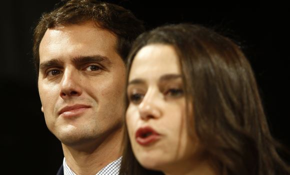 rivera-arrimadassegundoplano-efe.jpg