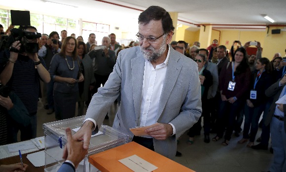 rajoy-vota-24m.jpg