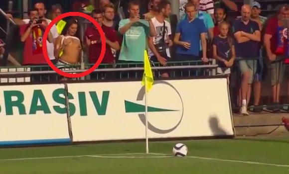 aficionada-praga-topless.jpg