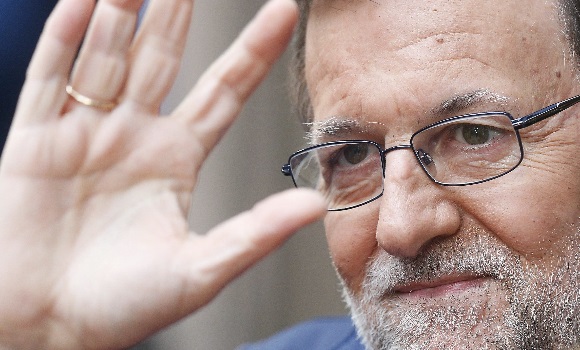 rajoy-saludo-efe.jpg