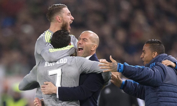 Ramos-Celebra-CR7-Zidane-2016-efe.jpg