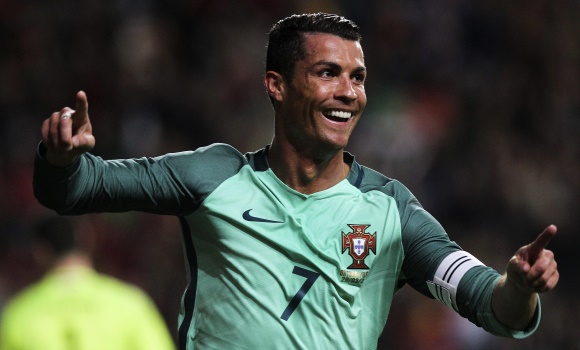 CR7-celebra-Portugal-2016-efe.jpg