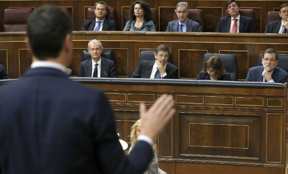 sanchez-pregunta-rajoy-efe.jpg