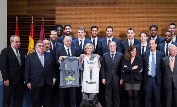 Carmena-RealMadrid-Baloncesto-Copa-2016-efe.jpg