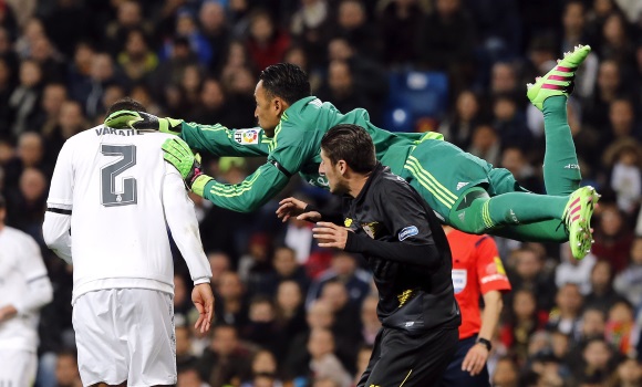 keylor-despeja-sevilla-efe.jpg