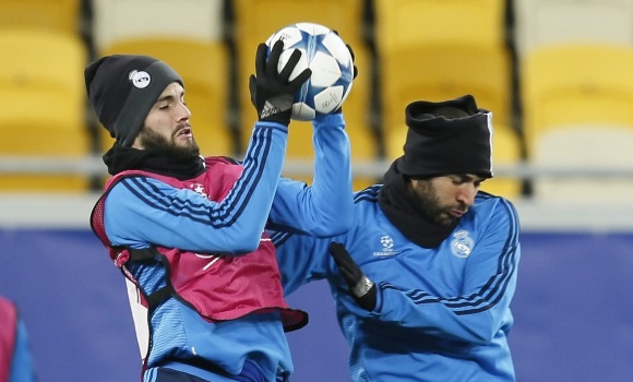 NAcho-Benzema-salto-entreno-Champions-2015-efe.jpg