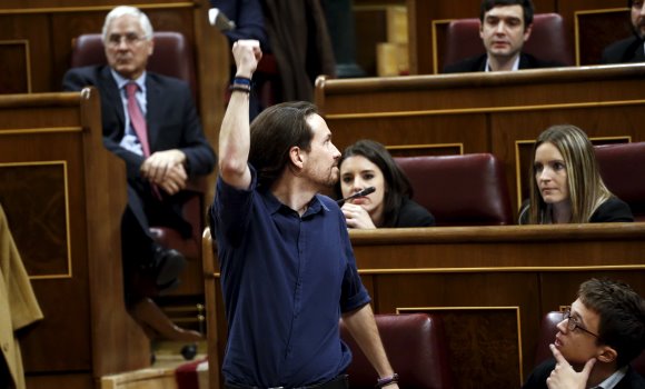 pabloiglesias-puno-congreso-efe.jpg