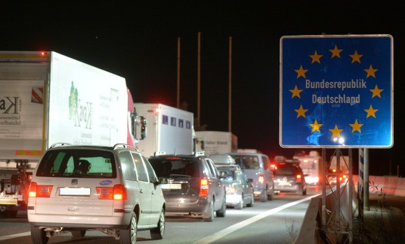 Alemania-Frontera-2015-atasco-EFE.jpg