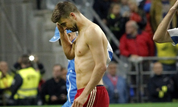 pique-espana-cabizbajo.jpg
