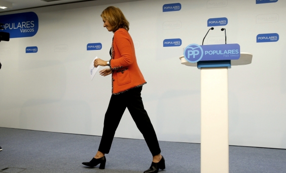 ArantzaQuiroga-dimitePP-15oct2015EFE.jpg