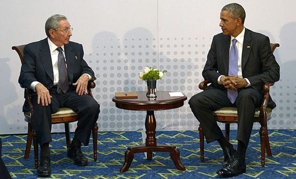 obama-raul-castro-reunion.jpg