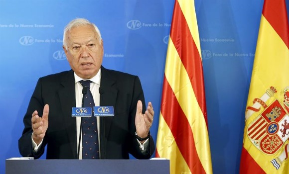 margallo-banderas-10sept-efe.jpg