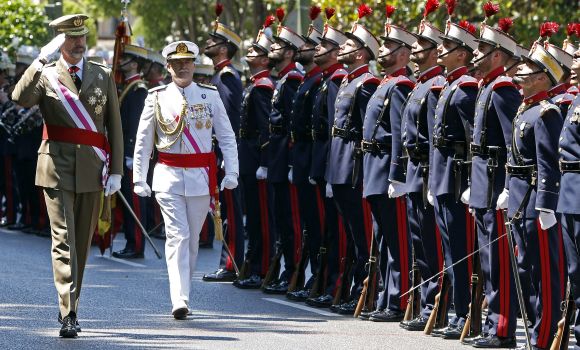 rey-felipe-militares.jpg