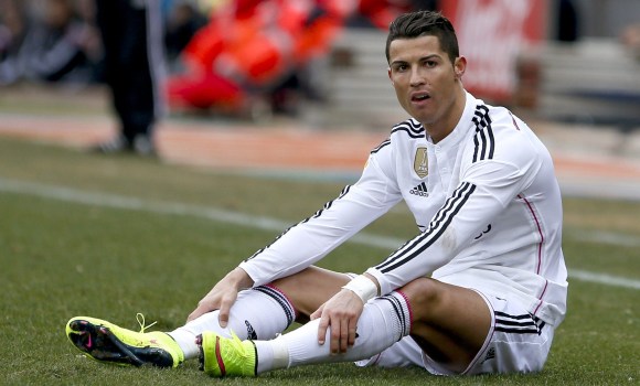 CR7-cesped-Calderon-2015-EFE.jpg