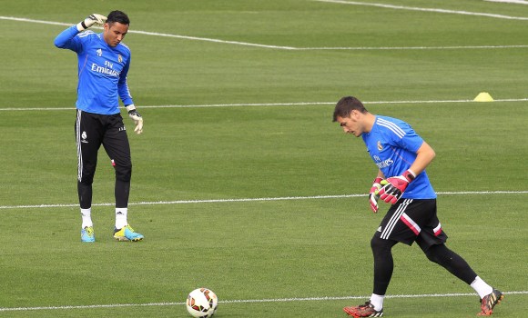 Navas-entreno-Casillas-EFE-2015.jpg