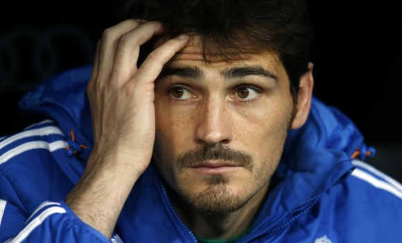 Casillas-serio-banquillo-2014-reuters.jpg