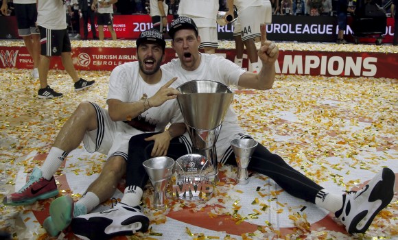 Campazzo-Nocioni-celebran-Euroliga-2015-reuters.jpg