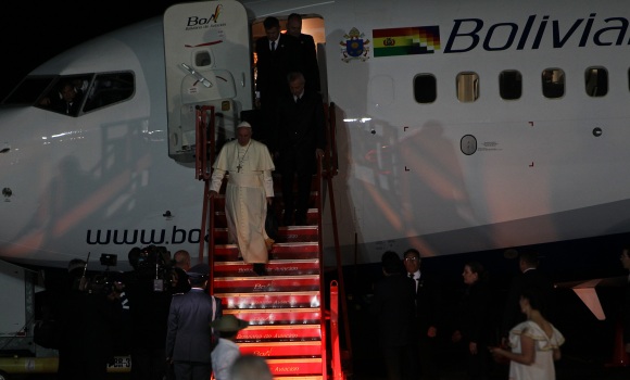 papa-francisco-llegada-bolivia-2015-efe.jpg