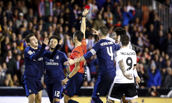 Kovacic-Expulsion-2016-mestalla-efe.jpg