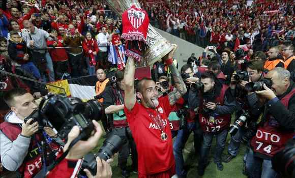 aleix-vidal-uefa-reuters.jpg