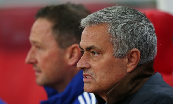 Mourinho-serio-Stoke-2015-reuters.jpg