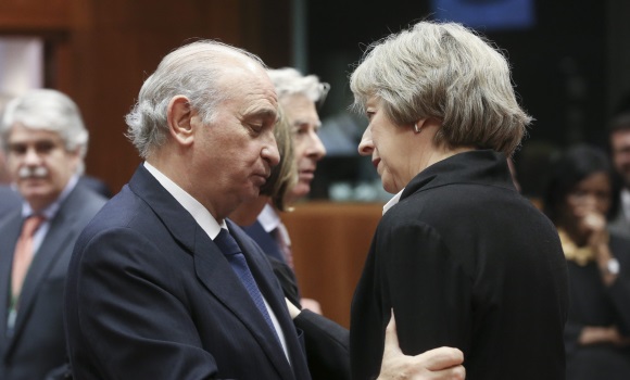 fernandez-diaz-reunion-ue-bruselas-efe.jpg