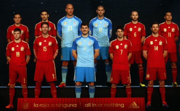 Espana-presenta-camiseta-2013-efe.jpg