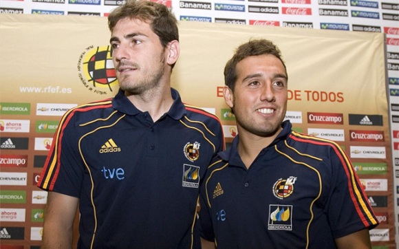 casillas-cazorla-efe.jpg