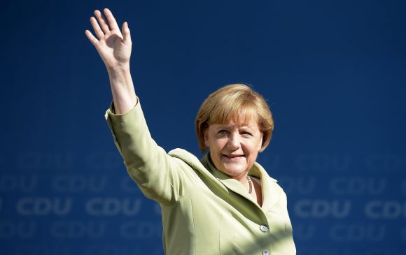merkel-saluda.jpg