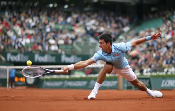 djokovic-estira-reuters.jpg
