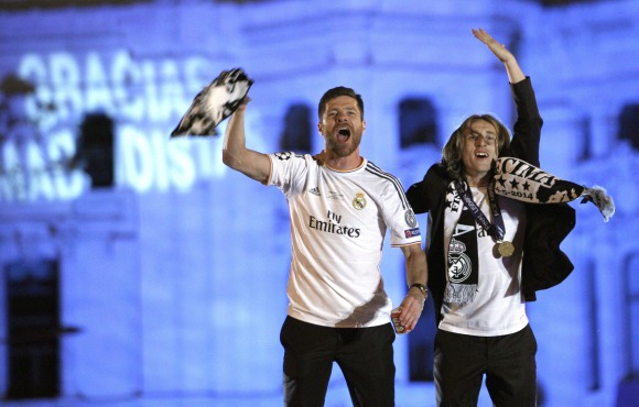 Xabi-Modric-celebran-decima-2014-efe.jpg