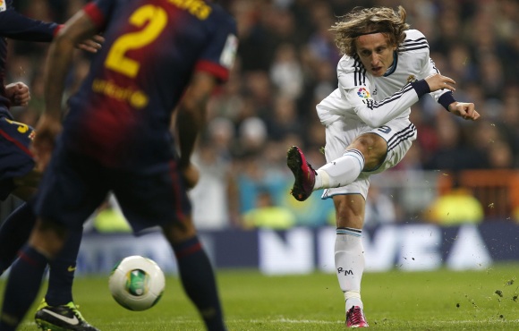 Modric-tiro-clasico-2013-reuters.jpg
