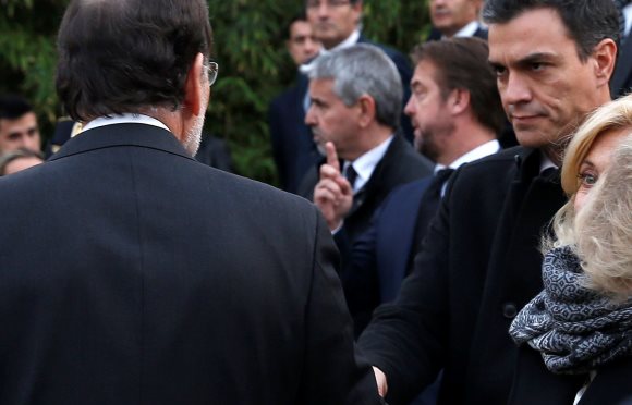 rajoy-saluda-sanchez-postdebate-efe.jpg