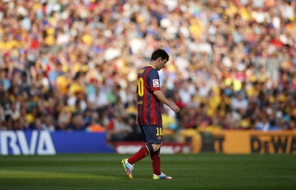 Messi-camina-solo-2014-reuters.jpg