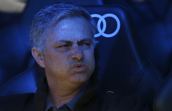 Mourinho-resopla-2013-banquillo-Reuters.jpg
