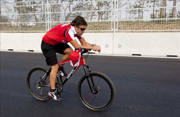 Alonso-bicicleta-2014-efe.jpg