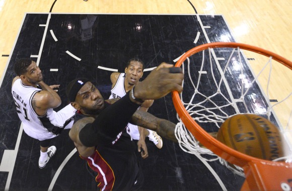Lebron-machaca-final-2014-efe.jpg