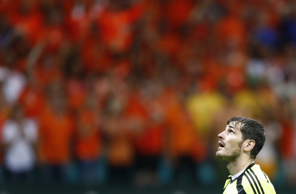 Seleccion-Espana-Casillas-mirada-cielo-2014-reuters